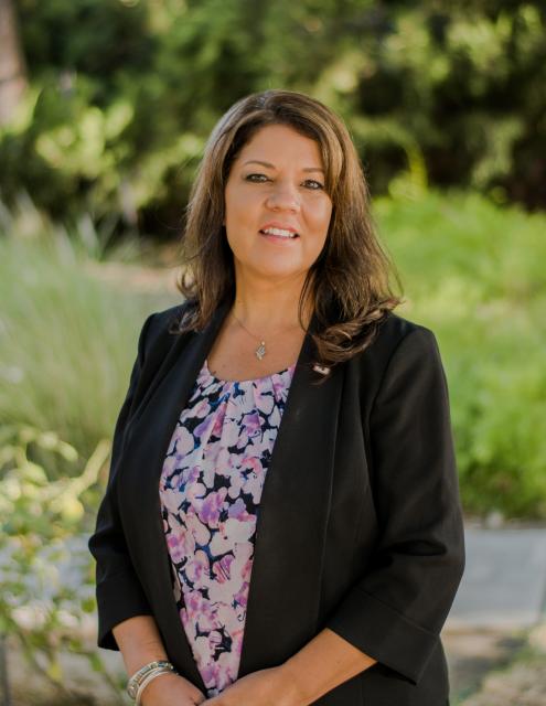 Headshot of award winner, Francie Palmer